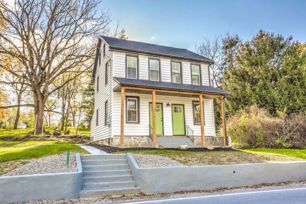 Beautiful Farmhouse Close To Lanc Hershey Etown Mount Joy Exterior foto